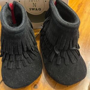 Sweet N Swag Black Fringe Girls Mox Boots size 7/8
